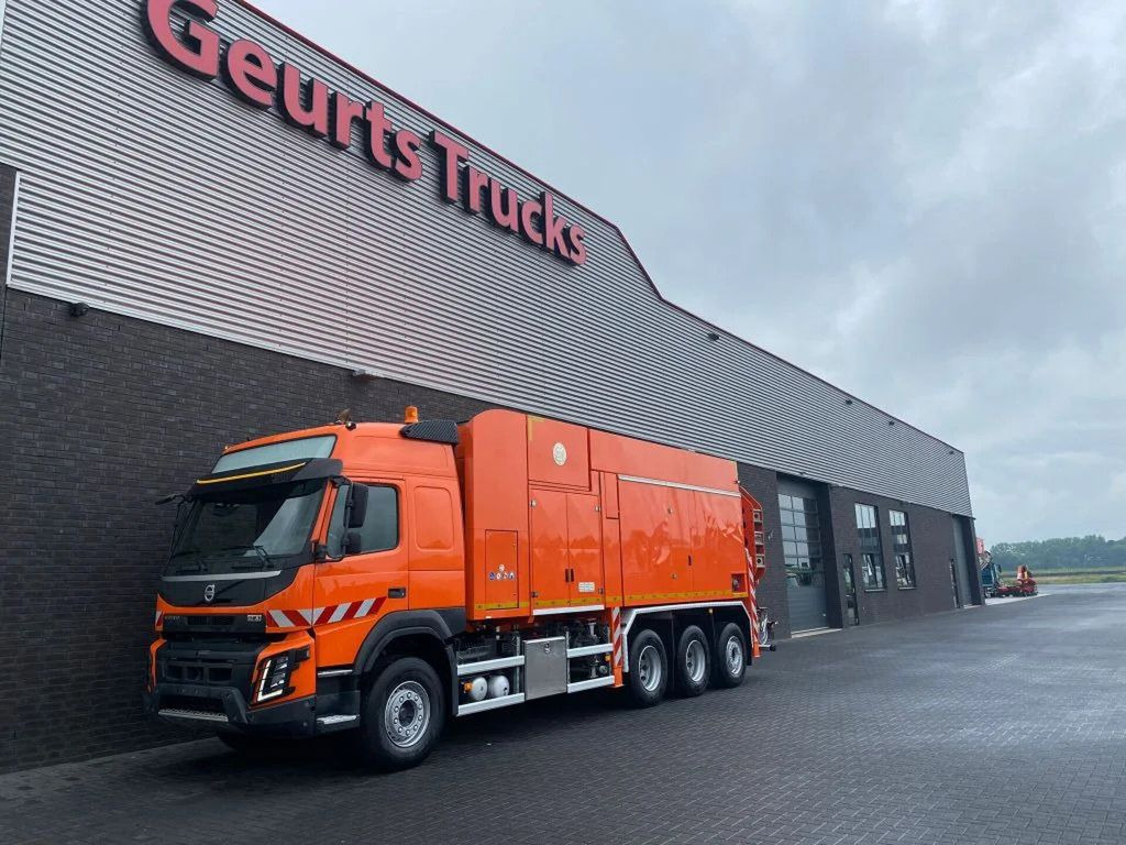 Volvo FMX 510 8X4 TRIDEM + MTS DINO 5 SAUGBAGGER/SUCTI - Saug-/ Spülfahrzeug: das Bild 2 Volvo FMX 510 8X4 TRIDEM + MTS DINO 5 SAUGBAGGER/SUCTI - Saug-/ Spülfahrzeug: das Bild 2