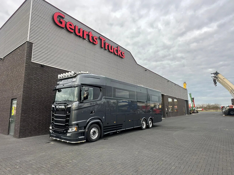 Scania 590S 6x2*4 STX 3x pop out - V8 - Demo/New - Full spec - - Wohnmobil: das Bild 3 Scania 590S 6x2*4 STX 3x pop out - V8 - Demo/New - Full spec - - Wohnmobil: das Bild 3