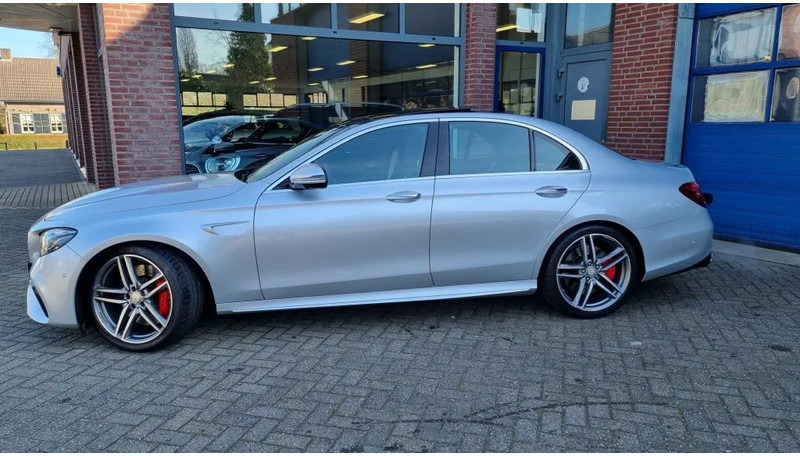 Mercedes-Benz E-Klasse 63 S, 4 Matic AMG..... Premium plus. - Limousine: das Bild 5 Mercedes-Benz E-Klasse 63 S, 4 Matic AMG..... Premium plus. - Limousine: das Bild 5