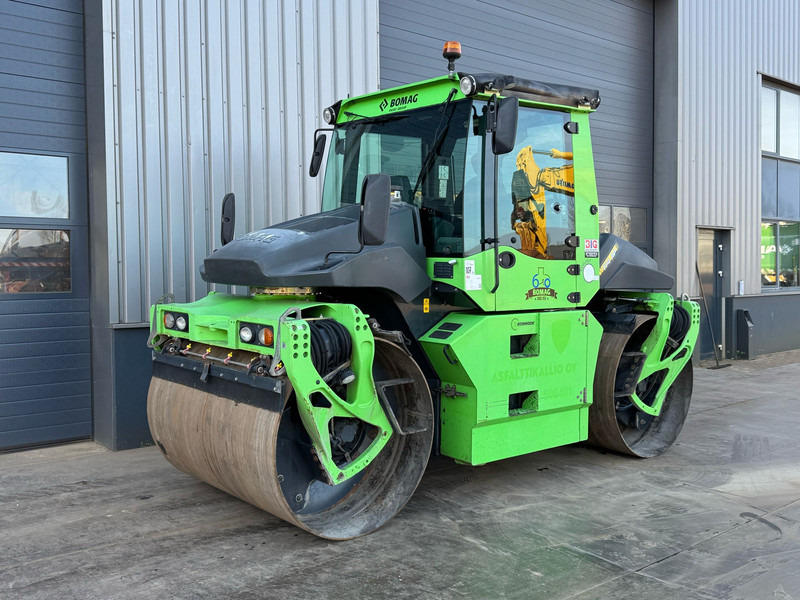 Bomag BW174 AP-4i - Walzen: das Bild 2 Bomag BW174 AP-4i - Walzen: das Bild 2