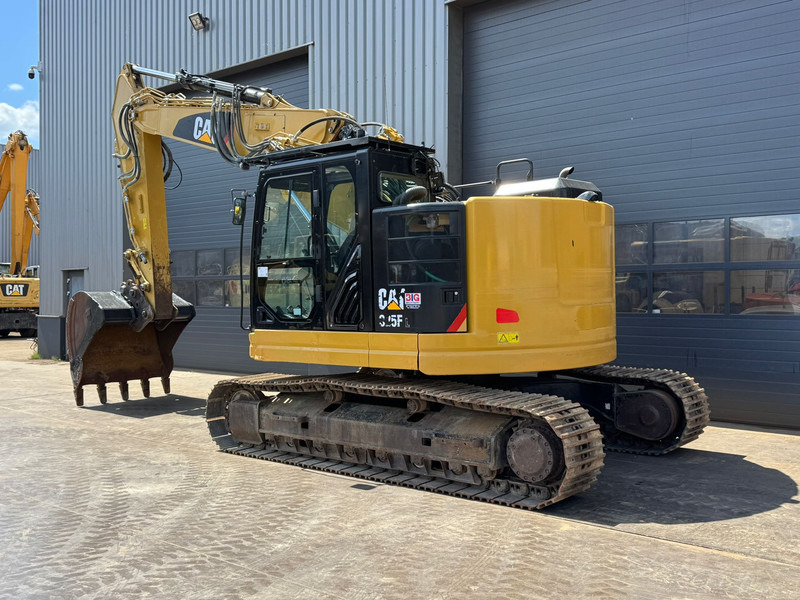 Caterpillar 325F LCR - 3 buckets - Kettenbagger: das Bild 2 Caterpillar 325F LCR - 3 buckets - Kettenbagger: das Bild 2