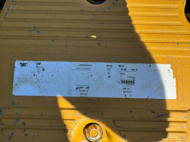 Knickgelenkter Dumper Caterpillar 740B: das Bild 18