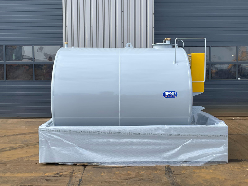 Emiliana Serbatoi TF9/50 9000Ltr - PKW: das Bild 1 Emiliana Serbatoi TF9/50 9000Ltr - PKW: das Bild 1