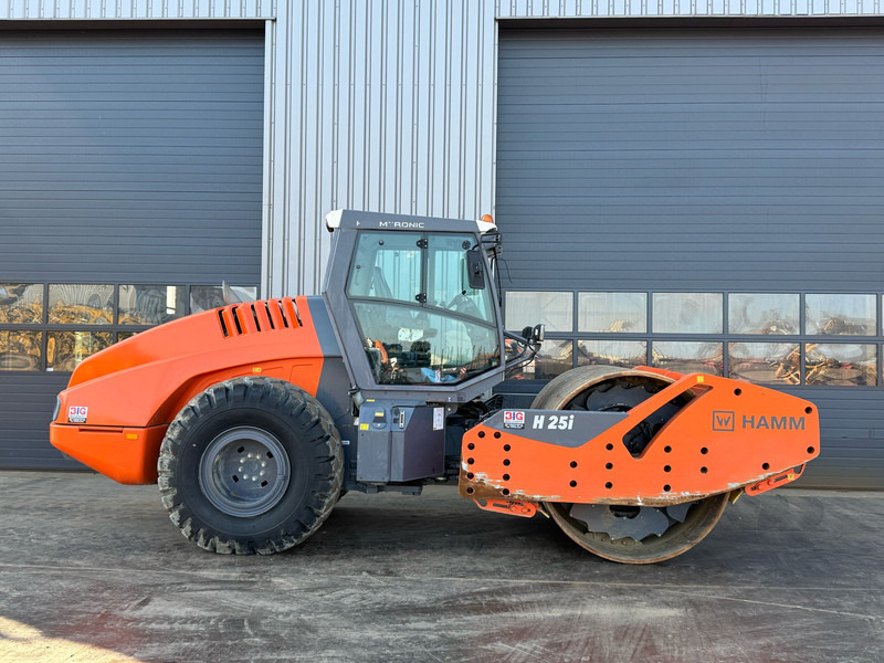 Walzen Hamm H25i: das Bild 6