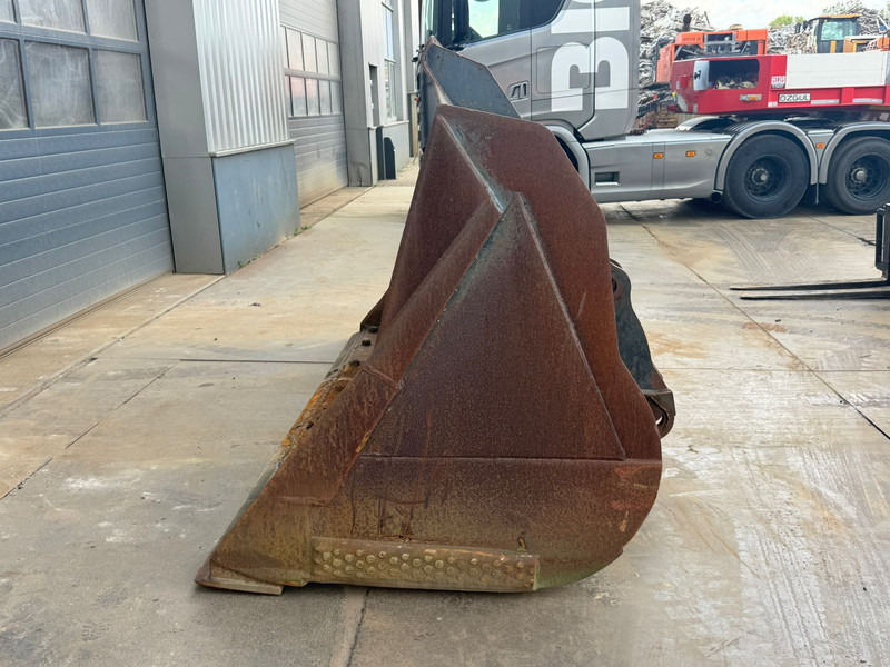 Volvo 4.2 m3 - Schaufel: das Bild 2 Volvo 4.2 m3 - Schaufel: das Bild 2