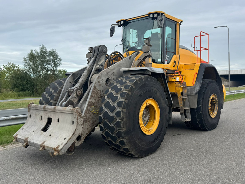 Volvo L220H - Radlader: das Bild 2 Volvo L220H - Radlader: das Bild 2