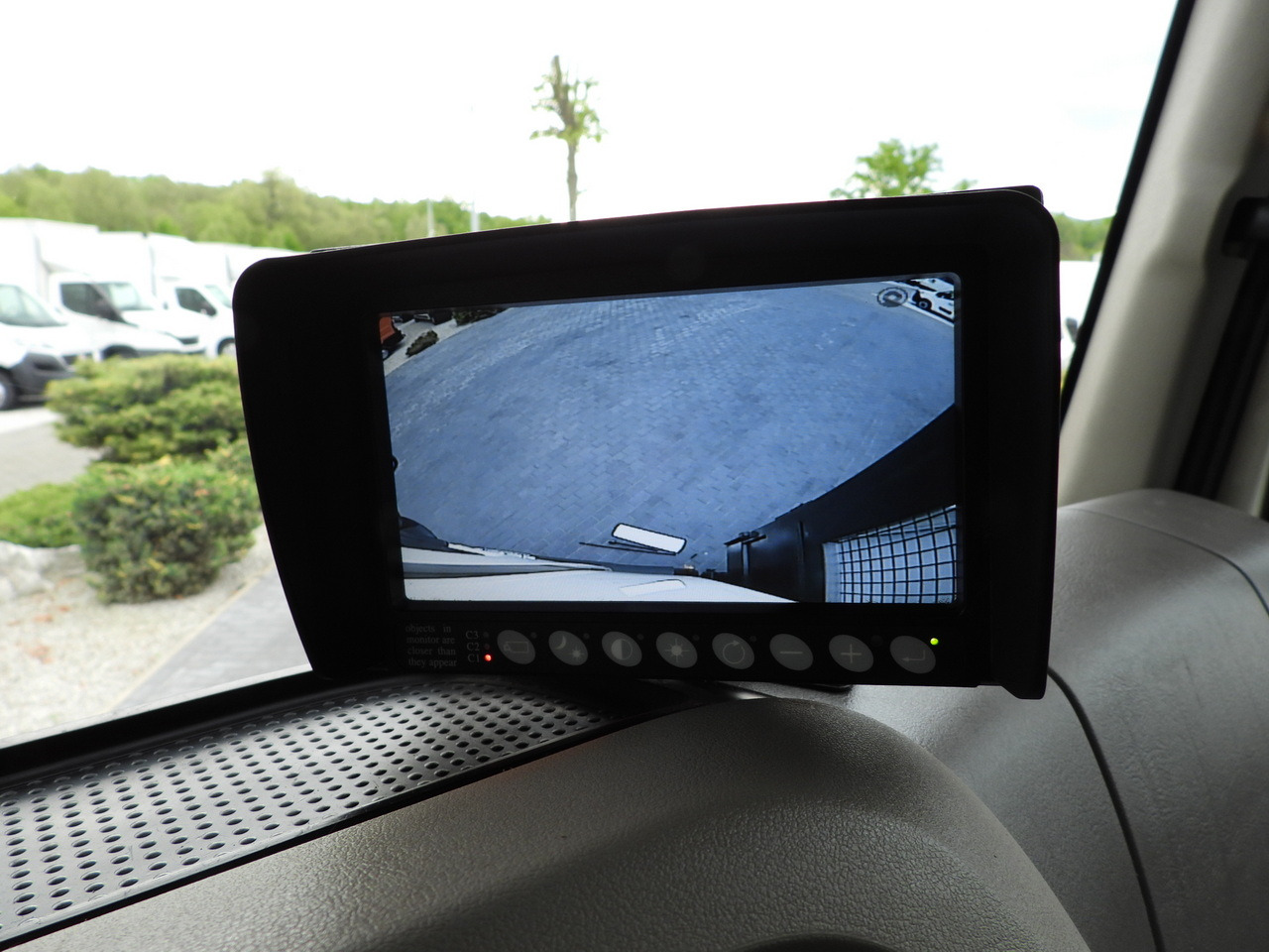 Kipper DAF LF 180 THREE-WAY TIPPER CRUISE CONTROL LED LIGHTS AUTOMATIC TRANSMISSION TWIN WHEELS AIR CONDITIONING 180HP: das Bild 45 Kipper DAF LF 180 THREE-WAY TIPPER CRUISE CONTROL LED LIGHTS AUTOMATIC TRANSMISSION TWIN WHEELS AIR CONDITIONING 180HP: das Bild 45