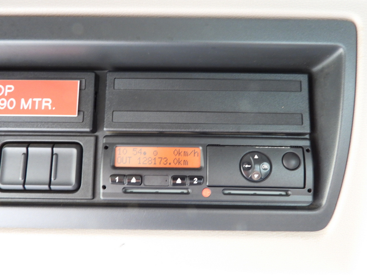 Kipper DAF LF 180 THREE-WAY TIPPER CRUISE CONTROL LED LIGHTS AUTOMATIC TRANSMISSION TWIN WHEELS AIR CONDITIONING 180HP: das Bild 46 Kipper DAF LF 180 THREE-WAY TIPPER CRUISE CONTROL LED LIGHTS AUTOMATIC TRANSMISSION TWIN WHEELS AIR CONDITIONING 180HP: das Bild 46