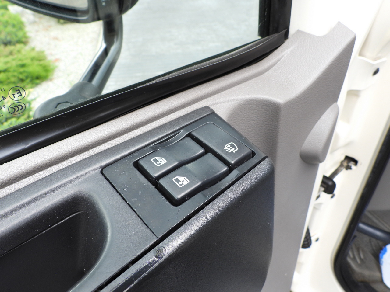 Kipper DAF LF 180 THREE-WAY TIPPER CRUISE CONTROL LED LIGHTS AUTOMATIC TRANSMISSION TWIN WHEELS AIR CONDITIONING 180HP: das Bild 33 Kipper DAF LF 180 THREE-WAY TIPPER CRUISE CONTROL LED LIGHTS AUTOMATIC TRANSMISSION TWIN WHEELS AIR CONDITIONING 180HP: das Bild 33