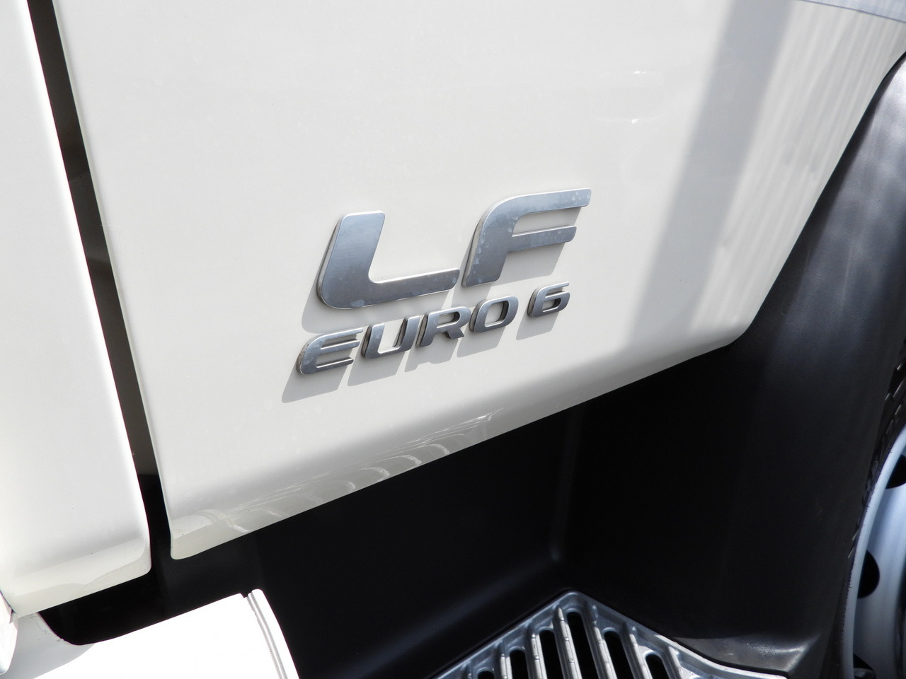 Kipper DAF LF 180 THREE-WAY TIPPER CRUISE CONTROL LED LIGHTS AUTOMATIC TRANSMISSION TWIN WHEELS AIR CONDITIONING 180HP: das Bild 22 Kipper DAF LF 180 THREE-WAY TIPPER CRUISE CONTROL LED LIGHTS AUTOMATIC TRANSMISSION TWIN WHEELS AIR CONDITIONING 180HP: das Bild 22