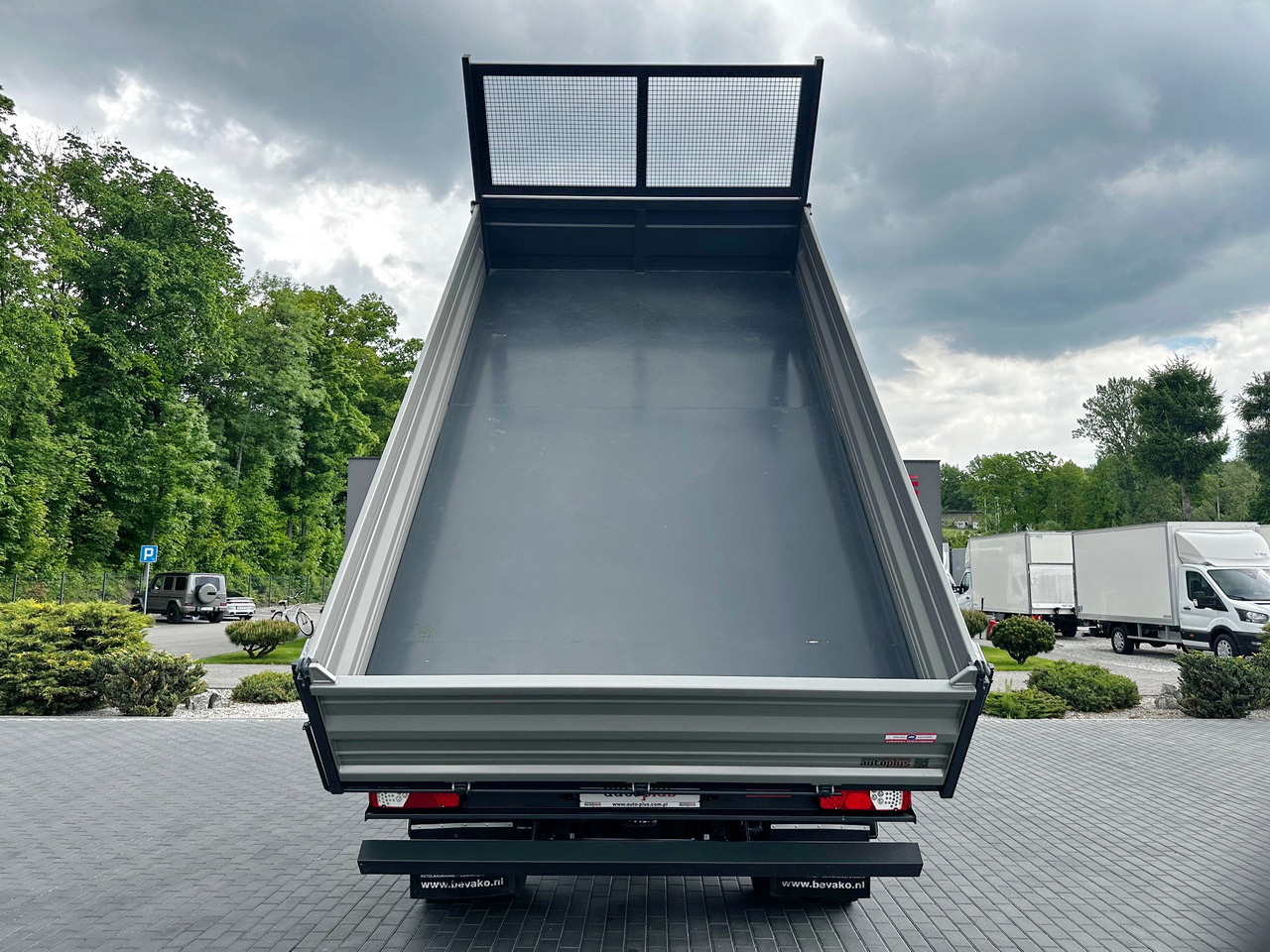 Kipper DAF LF 180 THREE-WAY TIPPER CRUISE CONTROL LED LIGHTS AUTOMATIC TRANSMISSION TWIN WHEELS AIR CONDITIONING 180HP: das Bild 15 Kipper DAF LF 180 THREE-WAY TIPPER CRUISE CONTROL LED LIGHTS AUTOMATIC TRANSMISSION TWIN WHEELS AIR CONDITIONING 180HP: das Bild 15