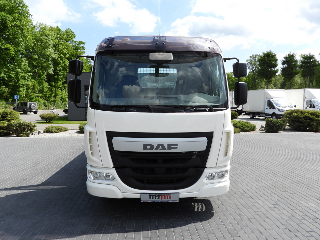 Kipper DAF LF 180 THREE-WAY TIPPER CRUISE CONTROL LED LIGHTS AUTOMATIC TRANSMISSION TWIN WHEELS AIR CONDITIONING 180HP: das Bild 5 Kipper DAF LF 180 THREE-WAY TIPPER CRUISE CONTROL LED LIGHTS AUTOMATIC TRANSMISSION TWIN WHEELS AIR CONDITIONING 180HP: das Bild 5