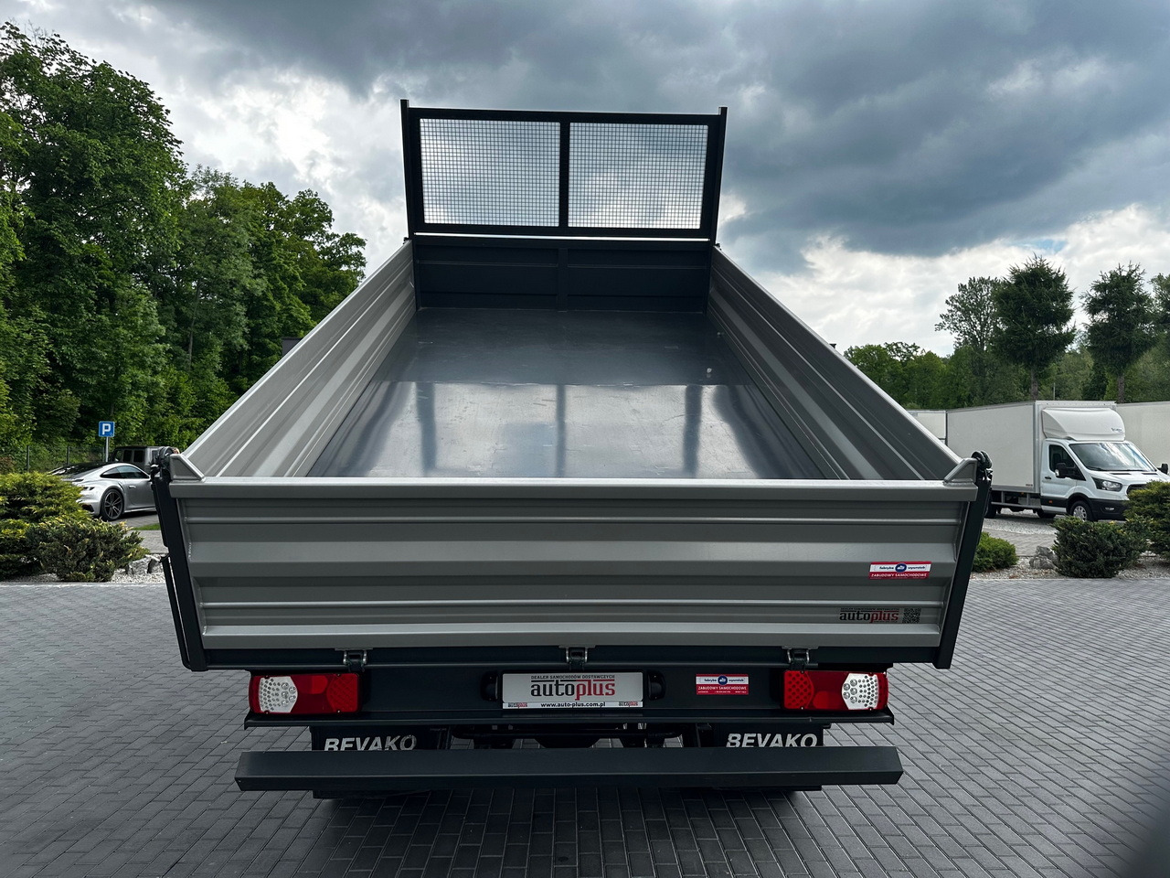 Kipper DAF LF 180 THREE-WAY TIPPER CRUISE CONTROL LED LIGHTS AUTOMATIC TRANSMISSION TWIN WHEELS AIR CONDITIONING 180HP: das Bild 13 Kipper DAF LF 180 THREE-WAY TIPPER CRUISE CONTROL LED LIGHTS AUTOMATIC TRANSMISSION TWIN WHEELS AIR CONDITIONING 180HP: das Bild 13