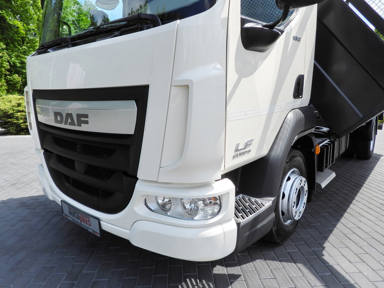 Kipper DAF LF 180 THREE-WAY TIPPER CRUISE CONTROL LED LIGHTS AUTOMATIC TRANSMISSION TWIN WHEELS AIR CONDITIONING 180HP: das Bild 21 Kipper DAF LF 180 THREE-WAY TIPPER CRUISE CONTROL LED LIGHTS AUTOMATIC TRANSMISSION TWIN WHEELS AIR CONDITIONING 180HP: das Bild 21