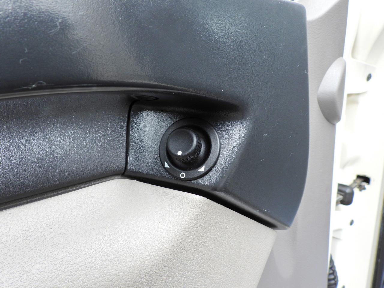 Kipper DAF LF 180 THREE-WAY TIPPER CRUISE CONTROL LED LIGHTS AUTOMATIC TRANSMISSION TWIN WHEELS AIR CONDITIONING 180HP: das Bild 34 Kipper DAF LF 180 THREE-WAY TIPPER CRUISE CONTROL LED LIGHTS AUTOMATIC TRANSMISSION TWIN WHEELS AIR CONDITIONING 180HP: das Bild 34