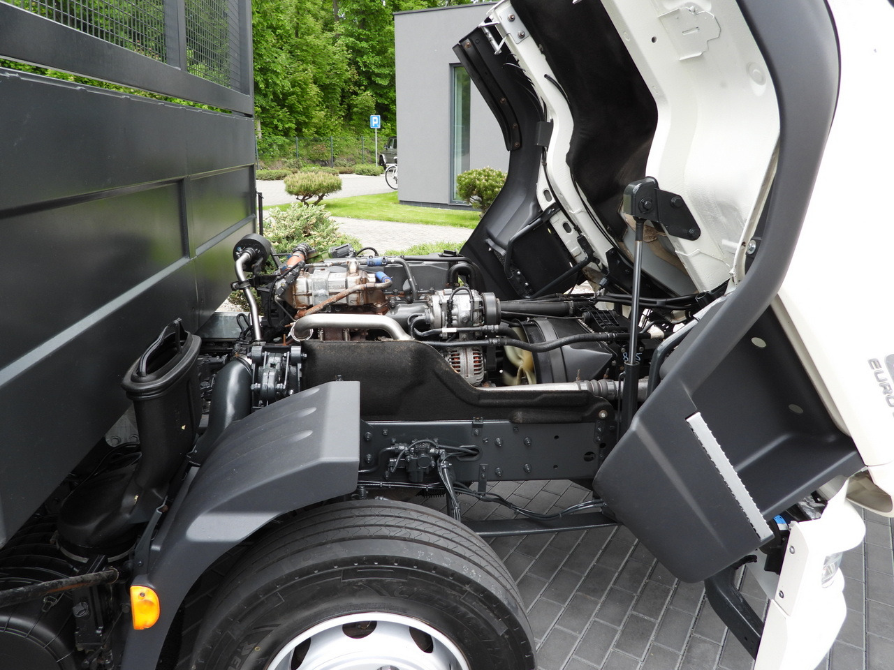 Kipper DAF LF 180 THREE-WAY TIPPER CRUISE CONTROL LED LIGHTS AUTOMATIC TRANSMISSION TWIN WHEELS AIR CONDITIONING 180HP: das Bild 30 Kipper DAF LF 180 THREE-WAY TIPPER CRUISE CONTROL LED LIGHTS AUTOMATIC TRANSMISSION TWIN WHEELS AIR CONDITIONING 180HP: das Bild 30