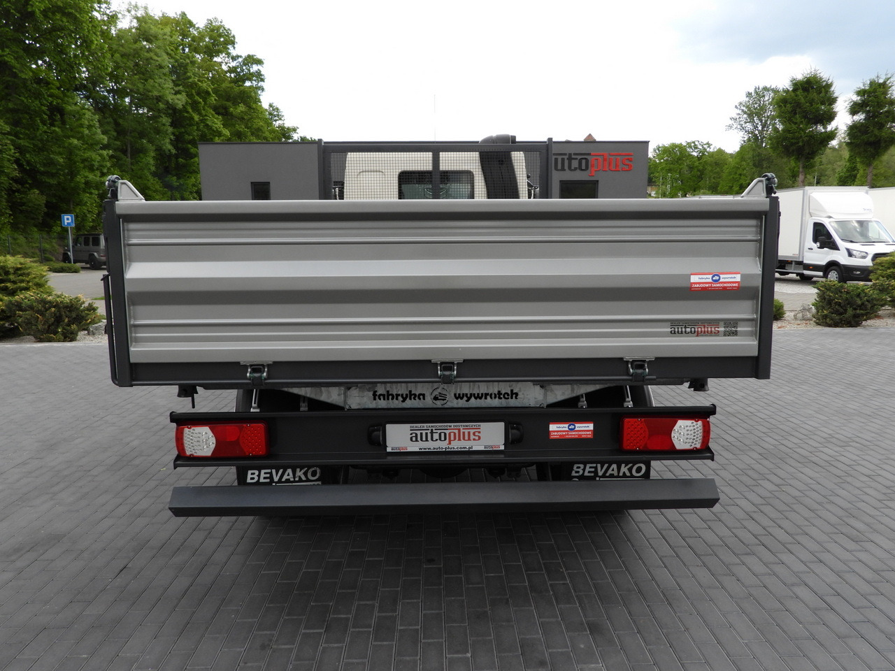 Kipper DAF LF 180 THREE-WAY TIPPER CRUISE CONTROL LED LIGHTS AUTOMATIC TRANSMISSION TWIN WHEELS AIR CONDITIONING 180HP: das Bild 12 Kipper DAF LF 180 THREE-WAY TIPPER CRUISE CONTROL LED LIGHTS AUTOMATIC TRANSMISSION TWIN WHEELS AIR CONDITIONING 180HP: das Bild 12