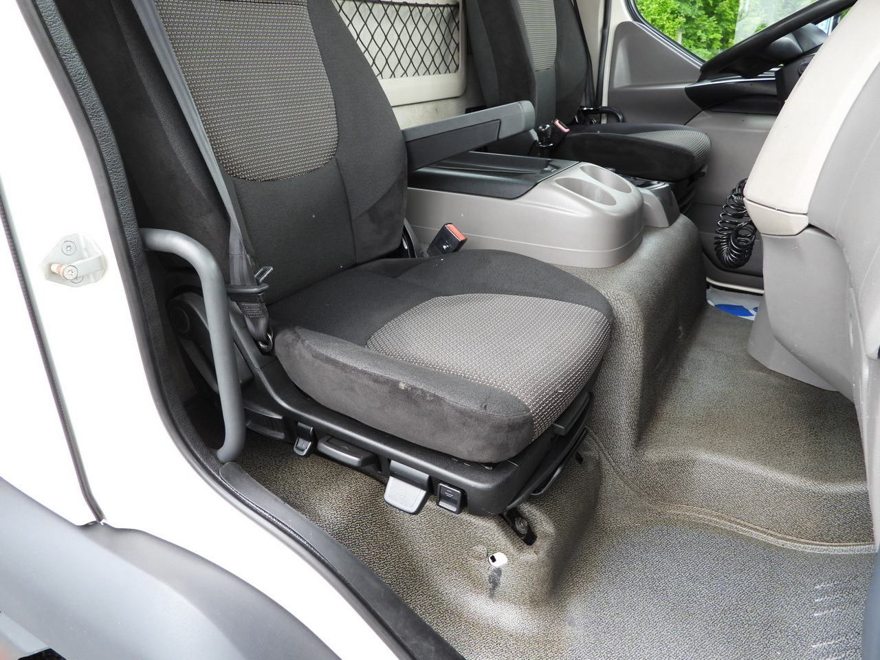 Kipper DAF LF 180 THREE-WAY TIPPER CRUISE CONTROL LED LIGHTS AUTOMATIC TRANSMISSION TWIN WHEELS AIR CONDITIONING 180HP: das Bild 50 Kipper DAF LF 180 THREE-WAY TIPPER CRUISE CONTROL LED LIGHTS AUTOMATIC TRANSMISSION TWIN WHEELS AIR CONDITIONING 180HP: das Bild 50