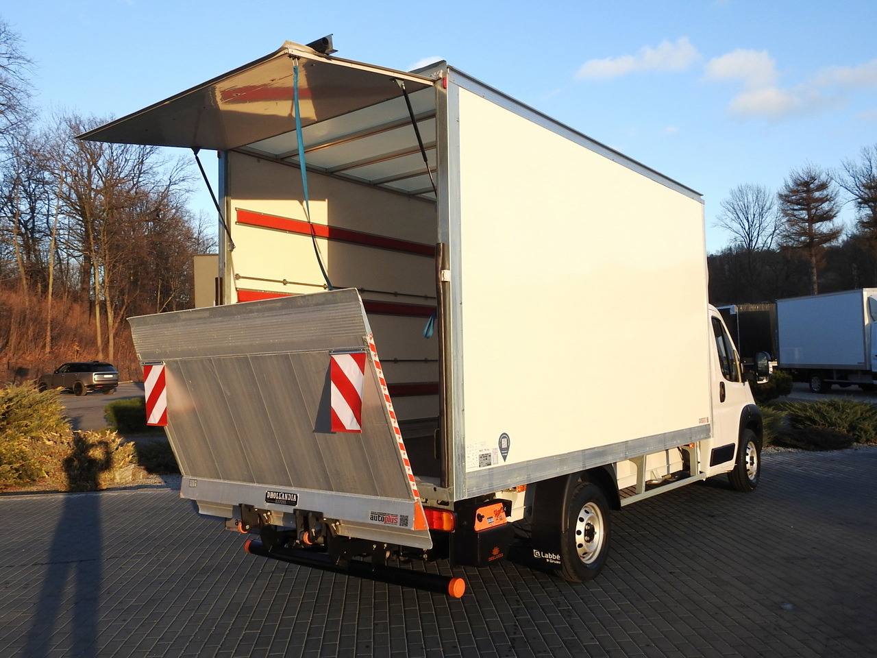 FIAT DUCATO BOX LIFT 8 PALLETS CRUISE CONTROL AIR CONDITIONING 180HP - Koffer Transporter: das Bild 3 FIAT DUCATO BOX LIFT 8 PALLETS CRUISE CONTROL AIR CONDITIONING 180HP - Koffer Transporter: das Bild 3