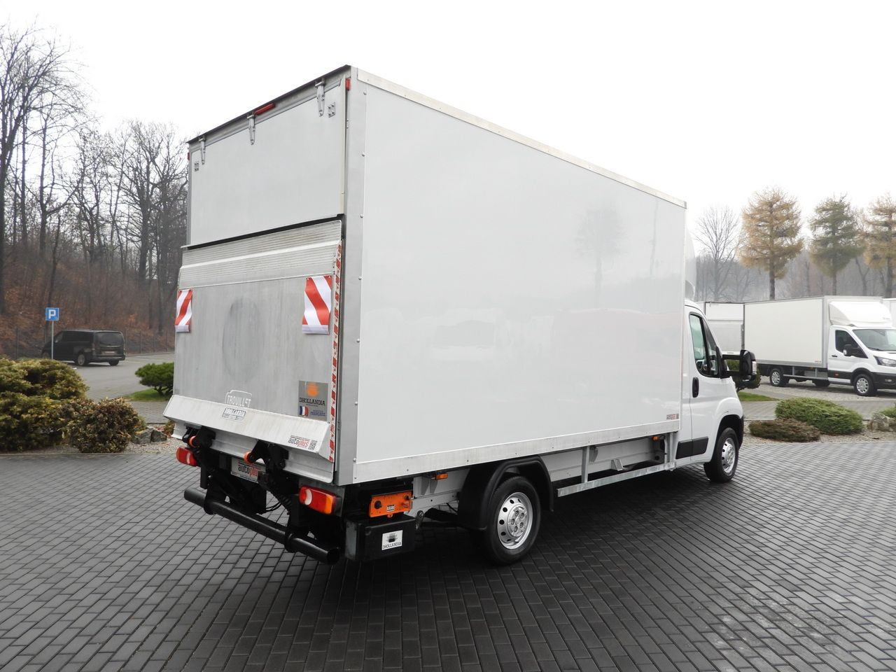 FIAT DUCATO BOX LIFT 8 PALLETS CRUISE CONTROL NAVIGATION LED LIGHTS AIR CONDITIONING 130HP - Koffer Transporter: das Bild 3 FIAT DUCATO BOX LIFT 8 PALLETS CRUISE CONTROL NAVIGATION LED LIGHTS AIR CONDITIONING 130HP - Koffer Transporter: das Bild 3