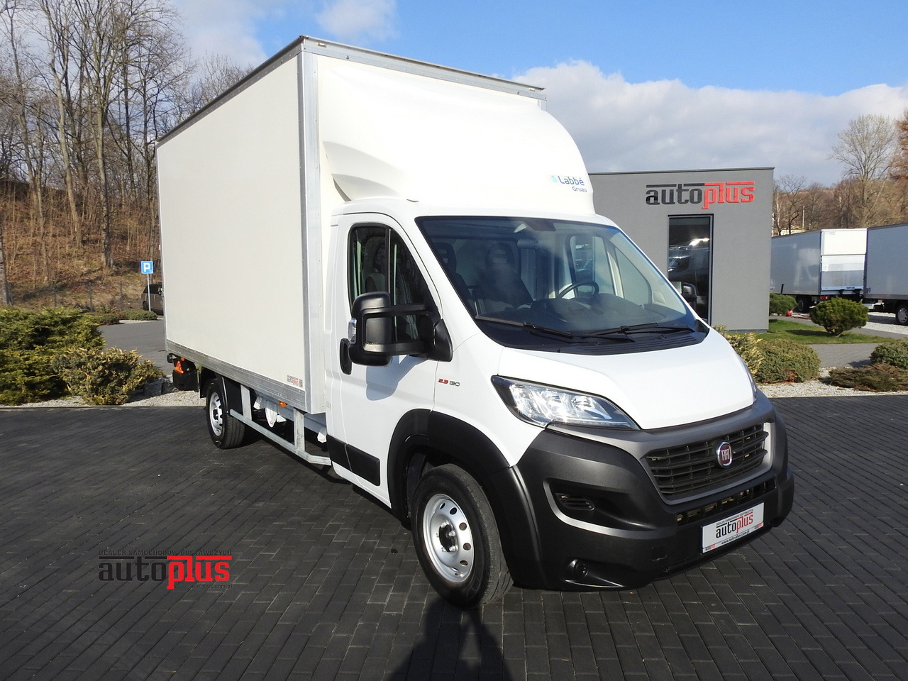 FIAT DUCATO BOX LIFT 8 PALLETS CRUISE CONTROL NAVIGATION LED LIGHTS AIR CONDITIONING 130HP - Koffer Transporter: das Bild 1 FIAT DUCATO BOX LIFT 8 PALLETS CRUISE CONTROL NAVIGATION LED LIGHTS AIR CONDITIONING 130HP - Koffer Transporter: das Bild 1