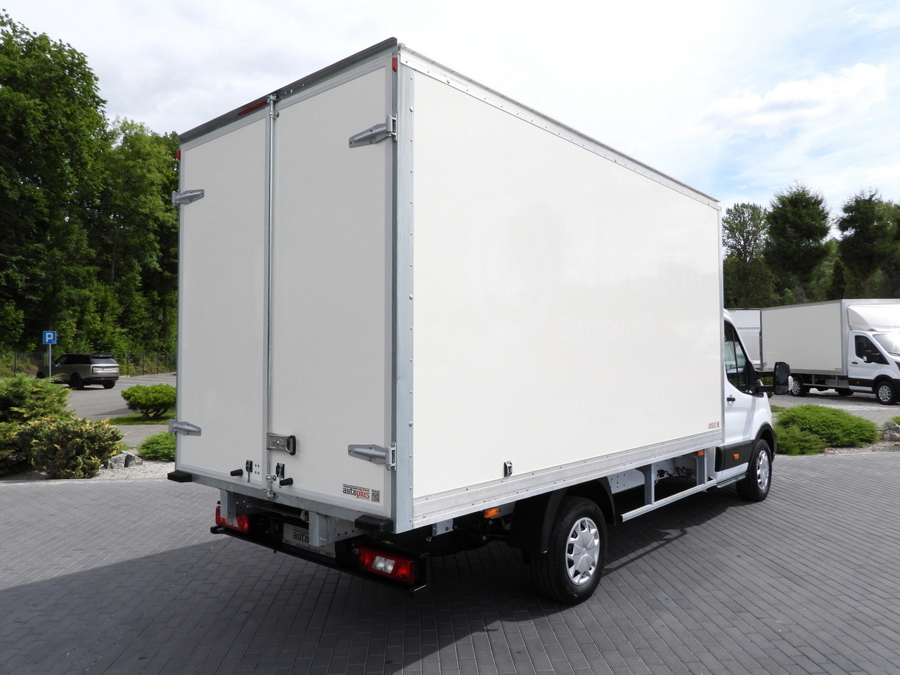 FORD TRANSIT BOX 8 PALLETS CRUISE CONTROL AIR CONDITIONING 130HP - Koffer Transporter: das Bild 3 FORD TRANSIT BOX 8 PALLETS CRUISE CONTROL AIR CONDITIONING 130HP - Koffer Transporter: das Bild 3