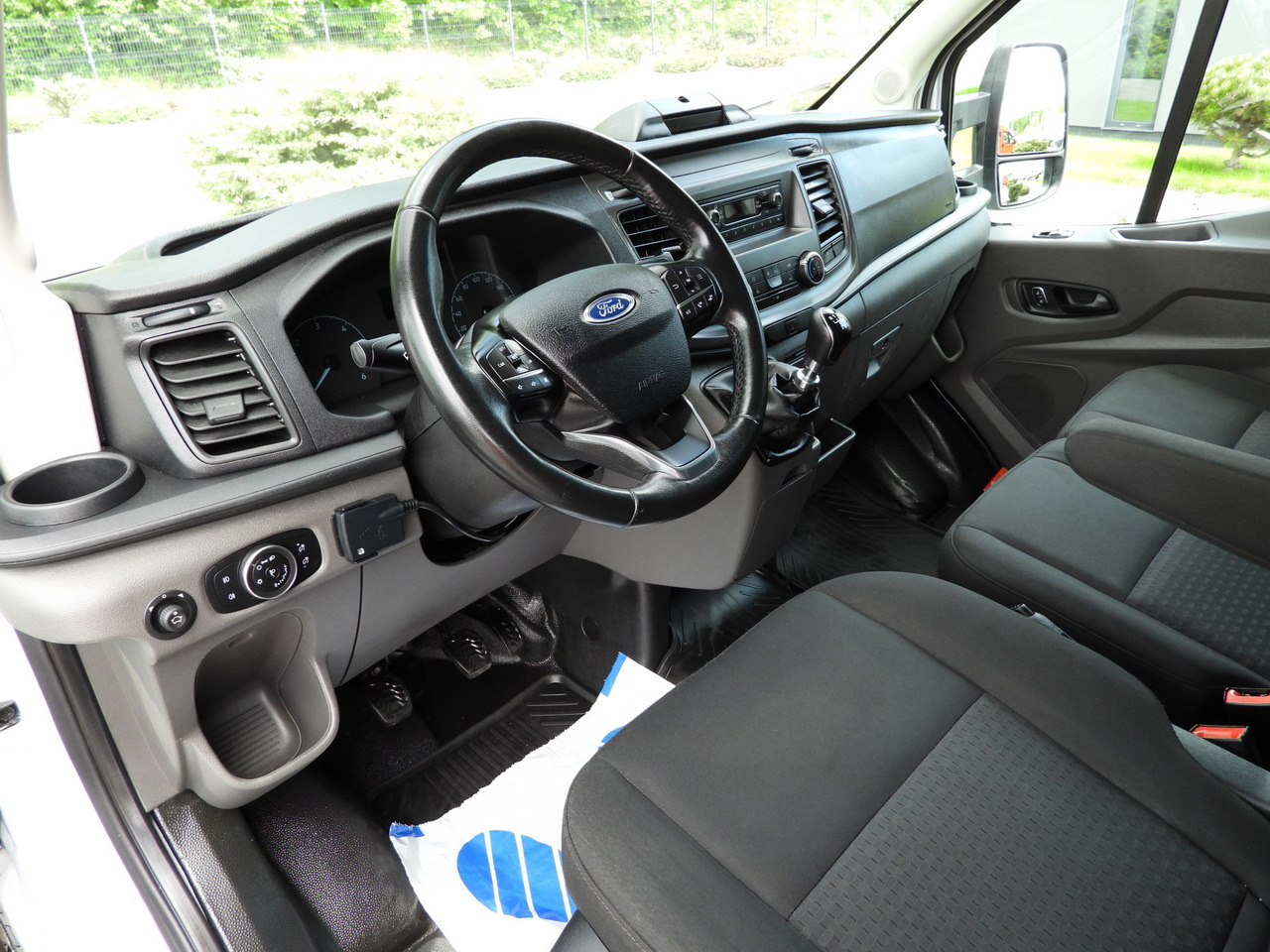 FORD TRANSIT BOX LIFT 8 PALLETS CRUISE CONTROL LED LIGHTS AIR CONDITIONING 130HP - Koffer Transporter: das Bild 2 FORD TRANSIT BOX LIFT 8 PALLETS CRUISE CONTROL LED LIGHTS AIR CONDITIONING 130HP - Koffer Transporter: das Bild 2