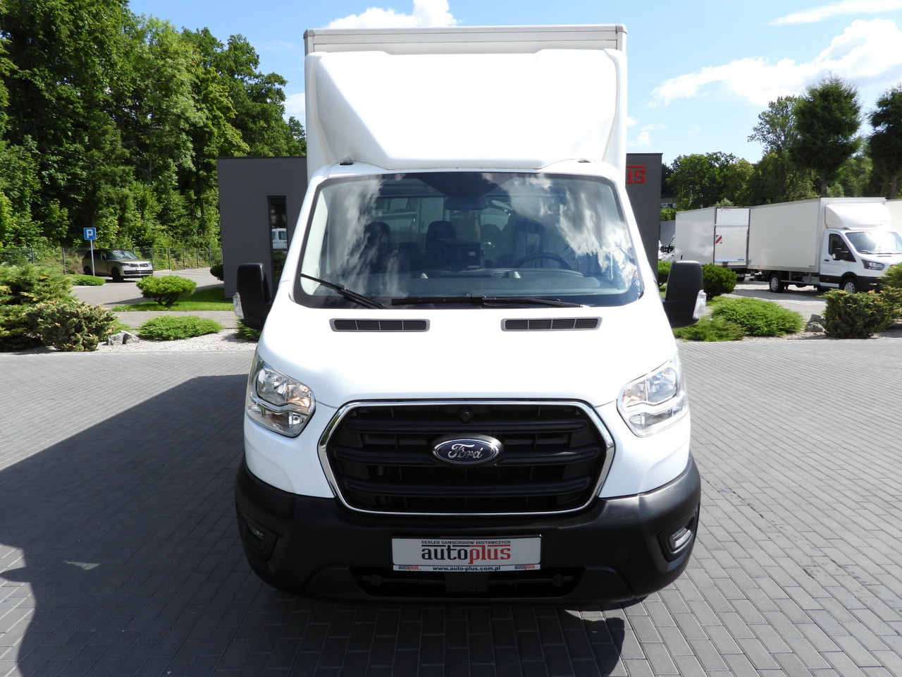 FORD TRANSIT BOX LIFT 8 PALLETS CRUISE CONTROL LED LIGHTS TWIN WHEELS AIR CONDITIONING 130HP - Koffer Transporter: das Bild 5 FORD TRANSIT BOX LIFT 8 PALLETS CRUISE CONTROL LED LIGHTS TWIN WHEELS AIR CONDITIONING 130HP - Koffer Transporter: das Bild 5