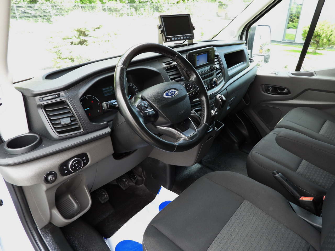 FORD TRANSIT BOX LIFT 8 PALLETS CRUISE CONTROL LED LIGHTS TWIN WHEELS AIR CONDITIONING 130HP - Koffer Transporter: das Bild 2 FORD TRANSIT BOX LIFT 8 PALLETS CRUISE CONTROL LED LIGHTS TWIN WHEELS AIR CONDITIONING 130HP - Koffer Transporter: das Bild 2