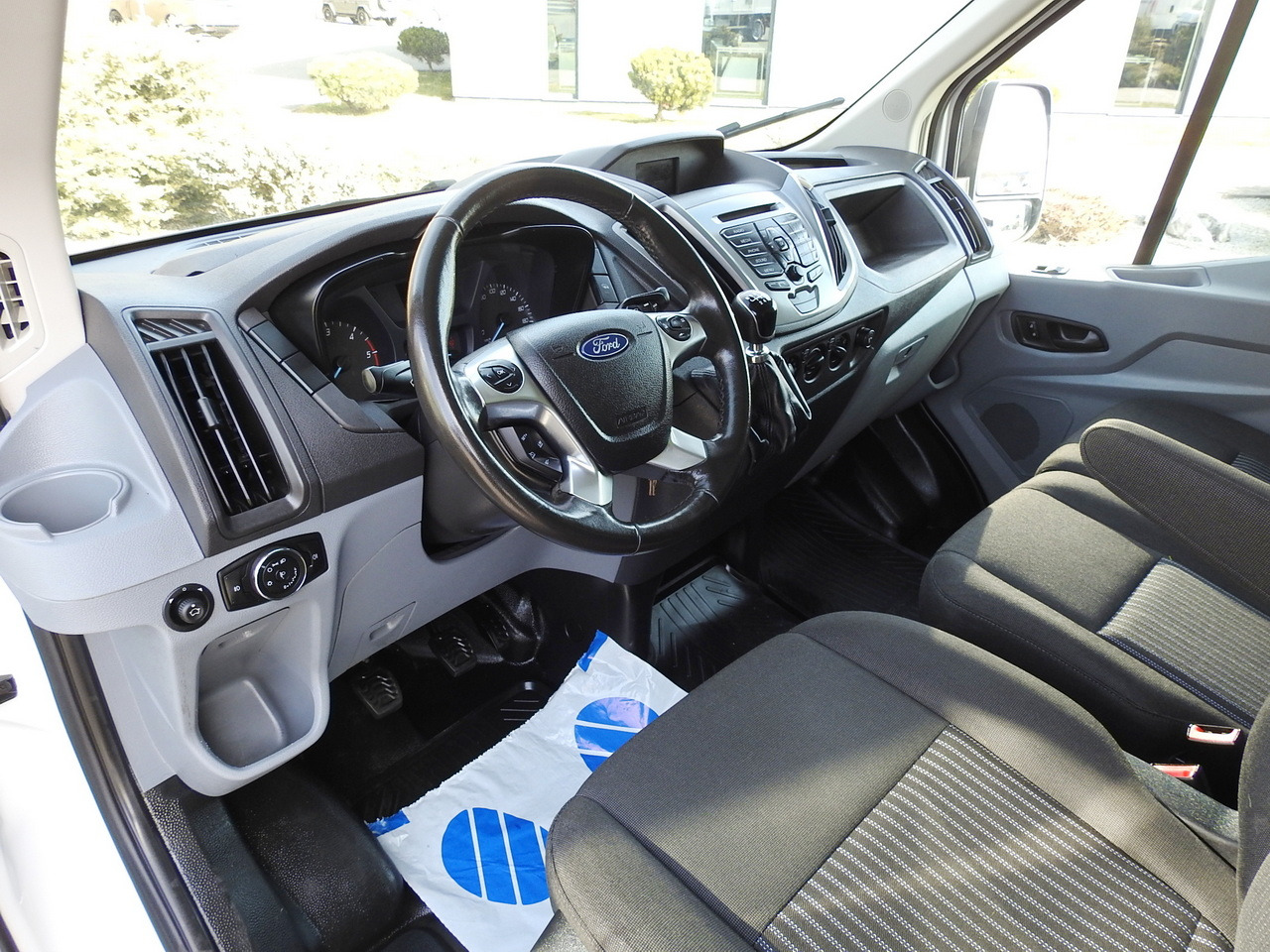 FORD TRANSIT BOX LIFT 8 PALLETS CRUISE CONTROL LED LIGHTS TWIN WHEELS AIR CONDITIONING 170HP - Koffer Transporter: das Bild 2 FORD TRANSIT BOX LIFT 8 PALLETS CRUISE CONTROL LED LIGHTS TWIN WHEELS AIR CONDITIONING 170HP - Koffer Transporter: das Bild 2