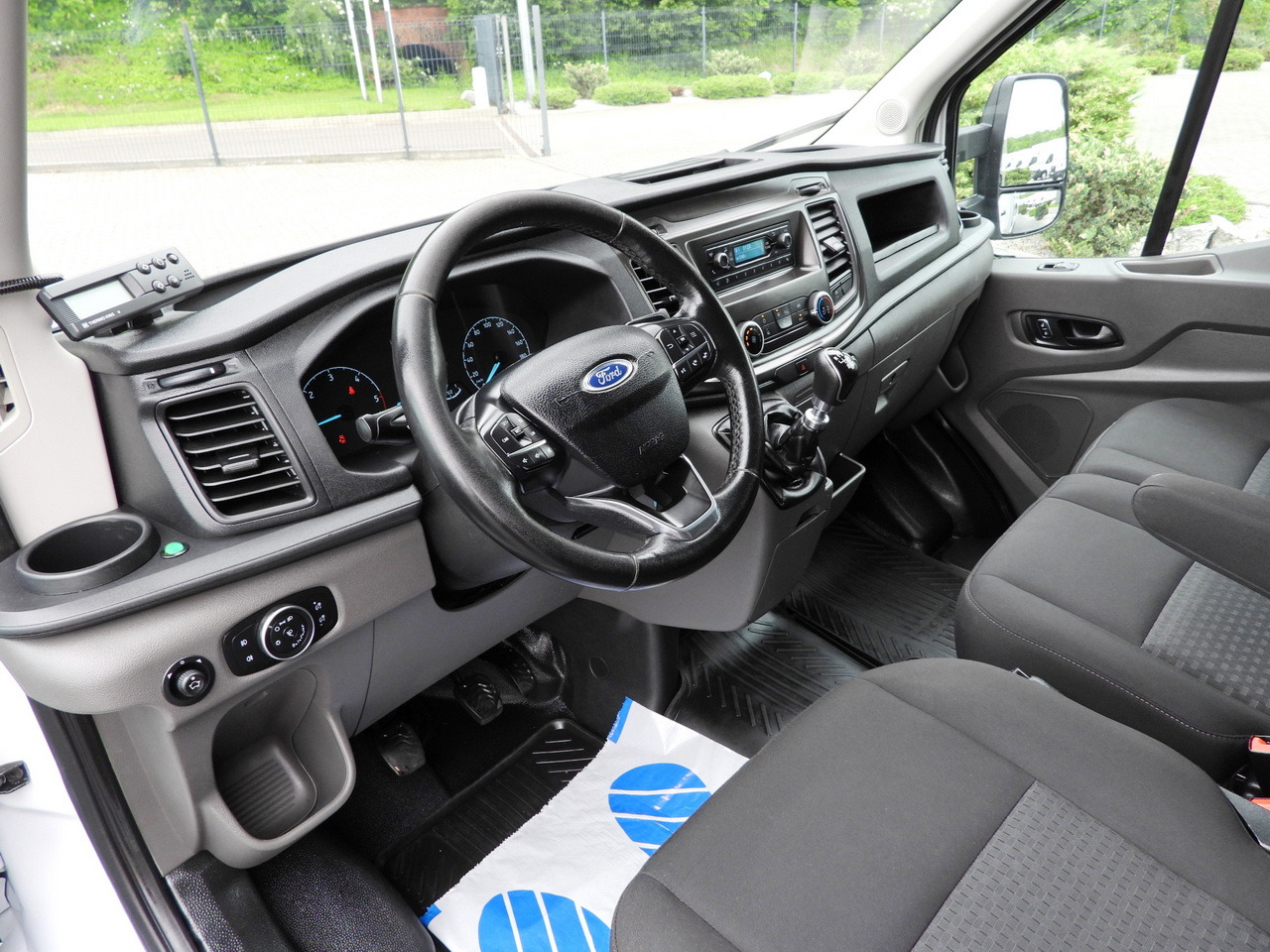 FORD TRANSIT BOX / REFRIGERATOR BOX 5*C / CRUISE CONTROL LED LIGHTS TWIN WHEELS AIR CONDITIONING 130HP - Koffer Transporter: das Bild 2 FORD TRANSIT BOX / REFRIGERATOR BOX 5*C / CRUISE CONTROL LED LIGHTS TWIN WHEELS AIR CONDITIONING 130HP - Koffer Transporter: das Bild 2