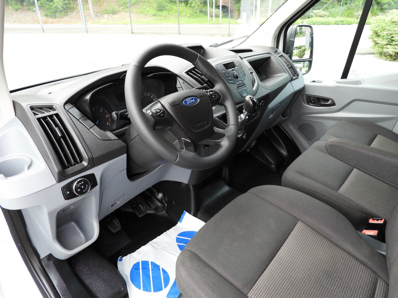 FORD TRANSIT REFRIGERATOR VAN 5*C AIR CONDITIONING 105HP - Kühltransporter: das Bild 2 FORD TRANSIT REFRIGERATOR VAN 5*C AIR CONDITIONING 105HP - Kühltransporter: das Bild 2