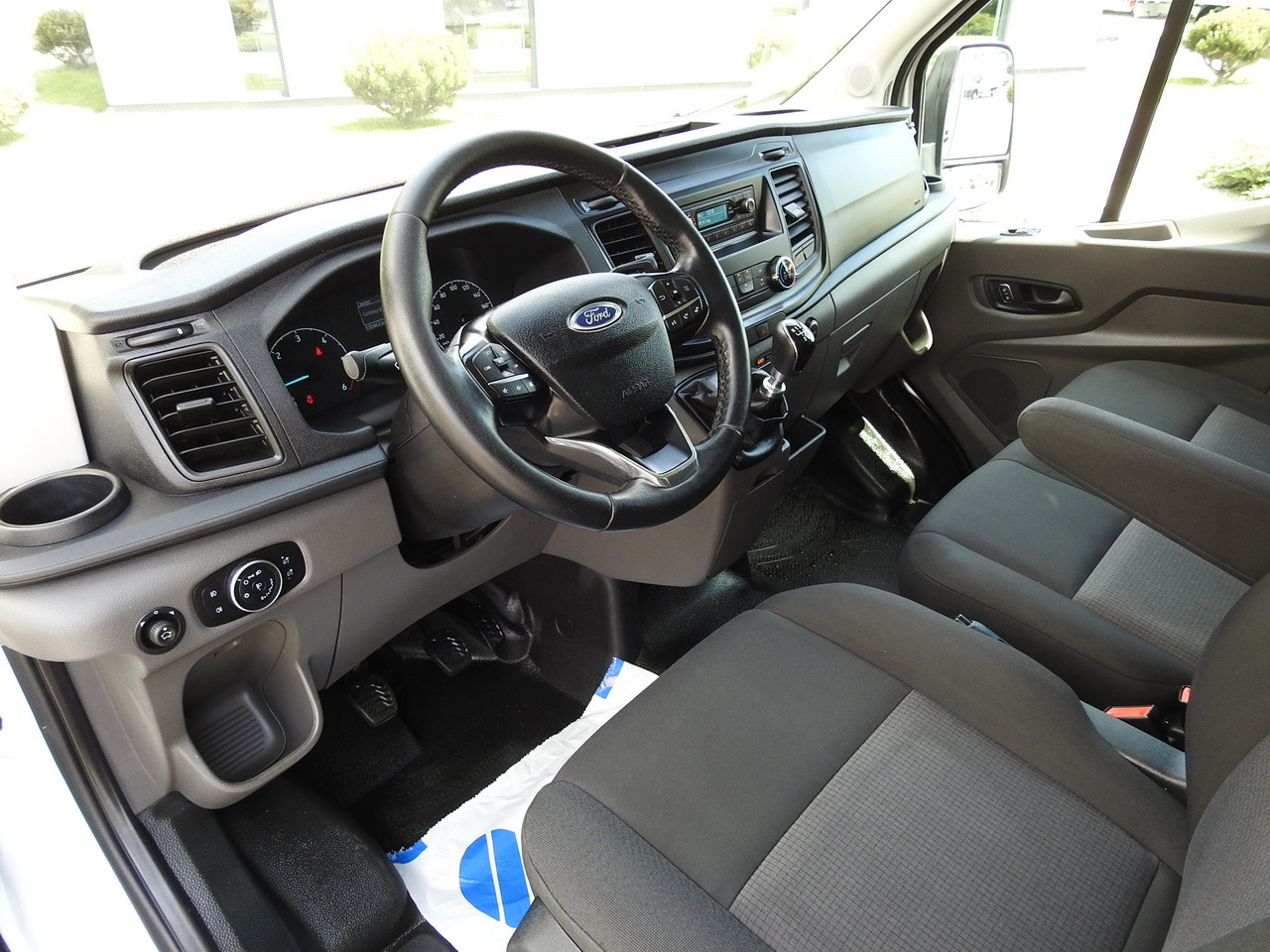 FORD TRANSIT REGRIGERATOR BOX 0*C POWER SUPPLY 230V CRUISE CONTROL AIR CONDITIONING TWIN WHEELS 170HP - Kühltransporter: das Bild 2 FORD TRANSIT REGRIGERATOR BOX 0*C POWER SUPPLY 230V CRUISE CONTROL AIR CONDITIONING TWIN WHEELS 170HP - Kühltransporter: das Bild 2