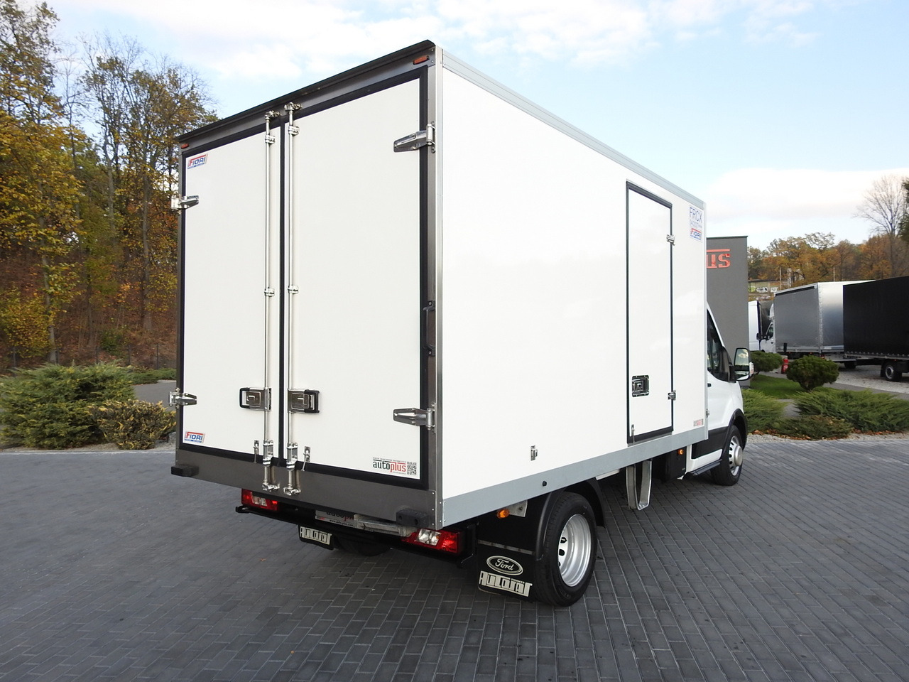 FORD TRANSIT REGRIGERATOR BOX -10*C POWER SUPPLY 230V CRUISE CONTROL AIR CONDITIONING LED LIGHTS PNEUMATICS TWIN WHEELS 130HP - Kühltransporter: das Bild 3 FORD TRANSIT REGRIGERATOR BOX -10*C POWER SUPPLY 230V CRUISE CONTROL AIR CONDITIONING LED LIGHTS PNEUMATICS TWIN WHEELS 130HP - Kühltransporter: das Bild 3