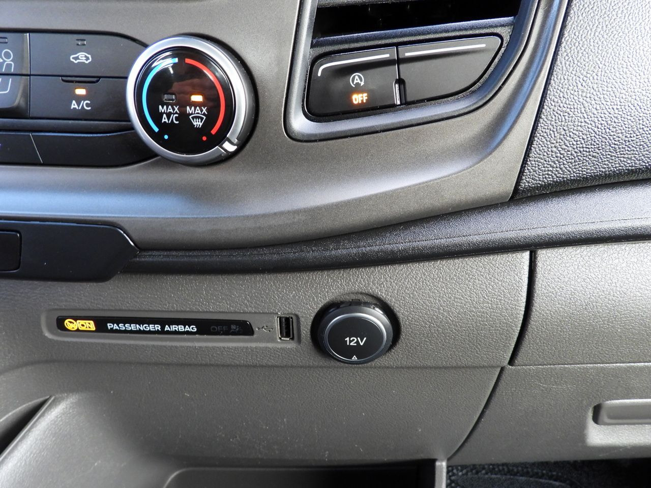 Kipper Transporter FORD TRANSIT TIPPER CRUISE CONTROL LED LIGHTS TWIN WHEELS AIR CONDITIONING  130HP: das Bild 40