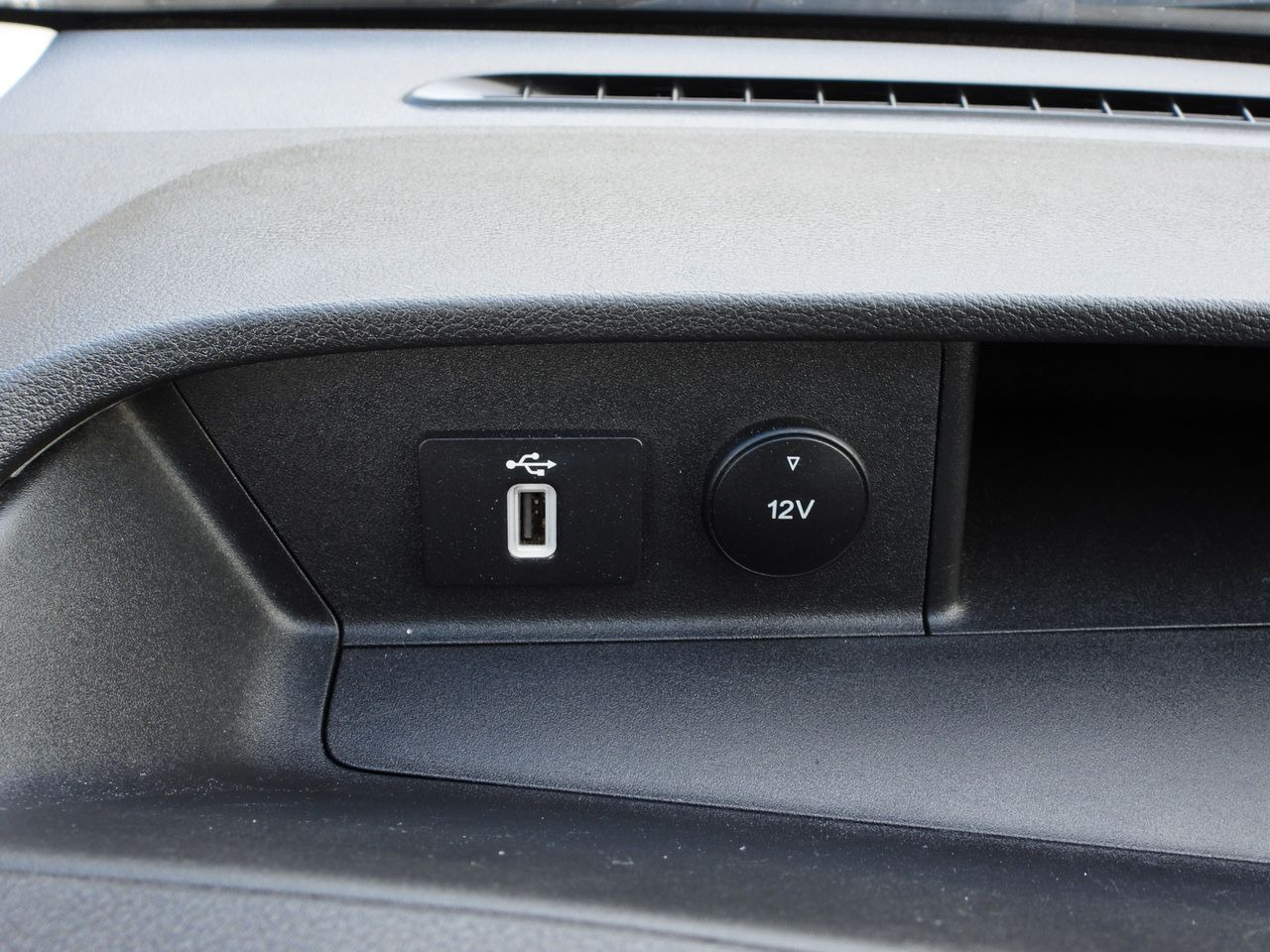 Kipper Transporter FORD TRANSIT TIPPER CRUISE CONTROL LED LIGHTS TWIN WHEELS AIR CONDITIONING  130HP: das Bild 42