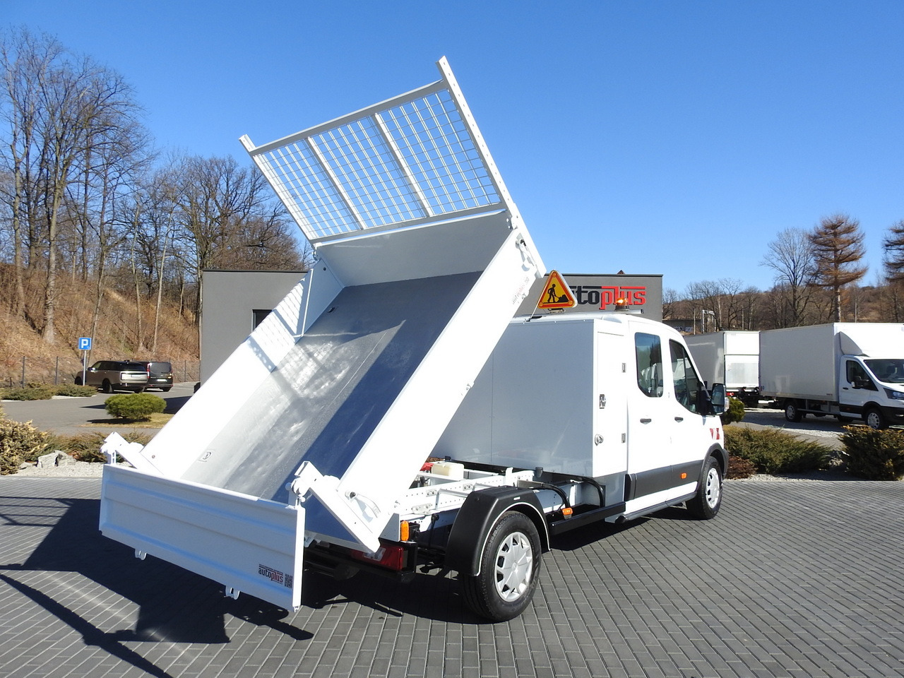 FORD TRANSIT TIPPER DOUBLE CABIN DOKA 6 SEATS CRUISE CONTROL AIR CONDITIONING 130HP - Kipper Transporter: das Bild 3 FORD TRANSIT TIPPER DOUBLE CABIN DOKA 6 SEATS CRUISE CONTROL AIR CONDITIONING 130HP - Kipper Transporter: das Bild 3