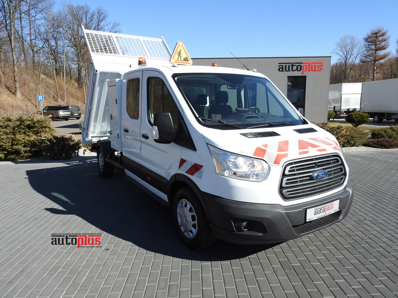 FORD TRANSIT TIPPER DOUBLE CABIN DOKA 6 SEATS CRUISE CONTROL AIR CONDITIONING 130HP - Kipper Transporter: das Bild 1 FORD TRANSIT TIPPER DOUBLE CABIN DOKA 6 SEATS CRUISE CONTROL AIR CONDITIONING 130HP - Kipper Transporter: das Bild 1