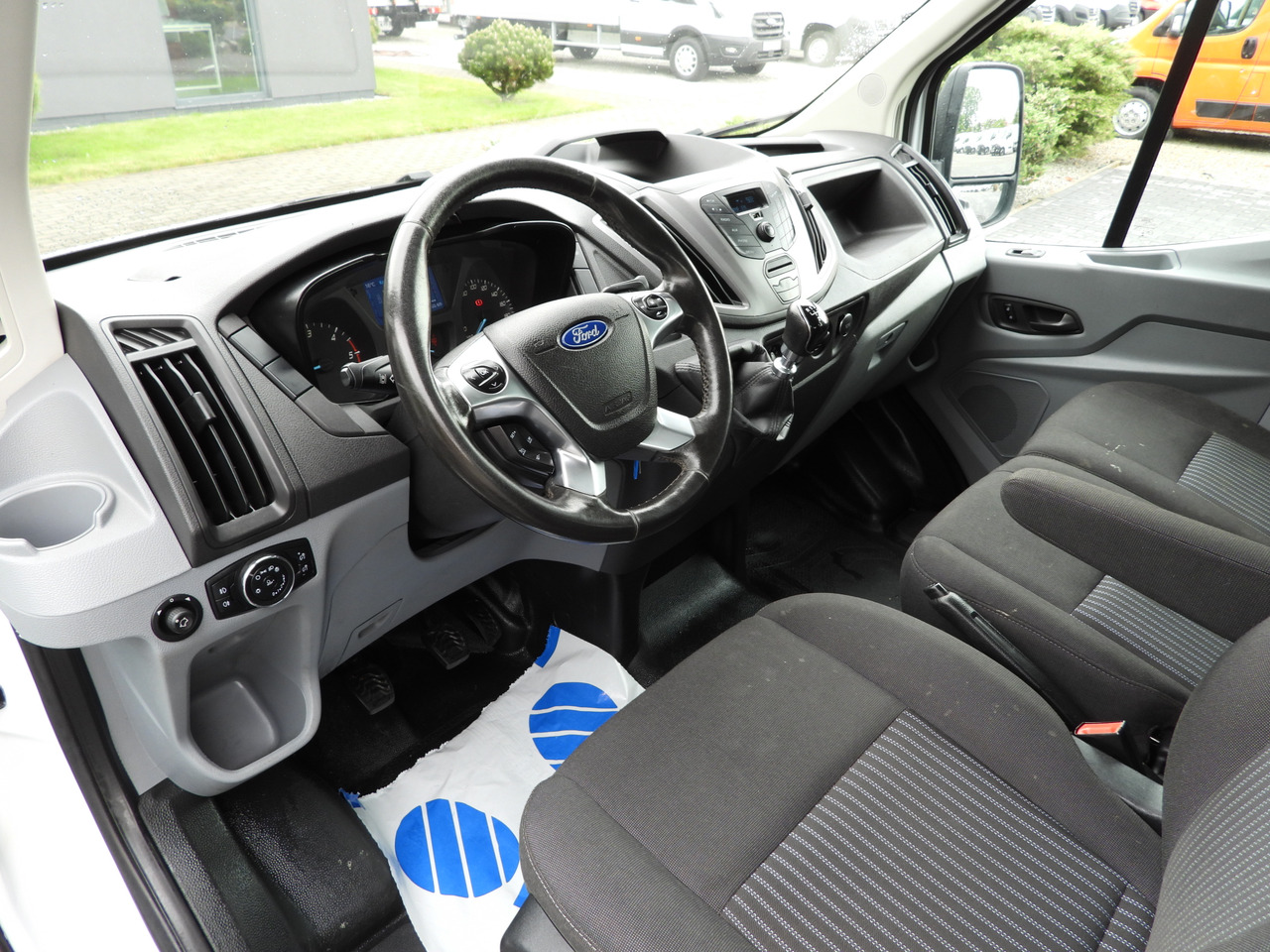 Ford TRANSIT KIPPER DOPPELKABINE DOKA 6 SITZE - Kipper Transporter, Transporter mit Doppelkabine: das Bild 2 Ford TRANSIT KIPPER DOPPELKABINE DOKA 6 SITZE - Kipper Transporter, Transporter mit Doppelkabine: das Bild 2
