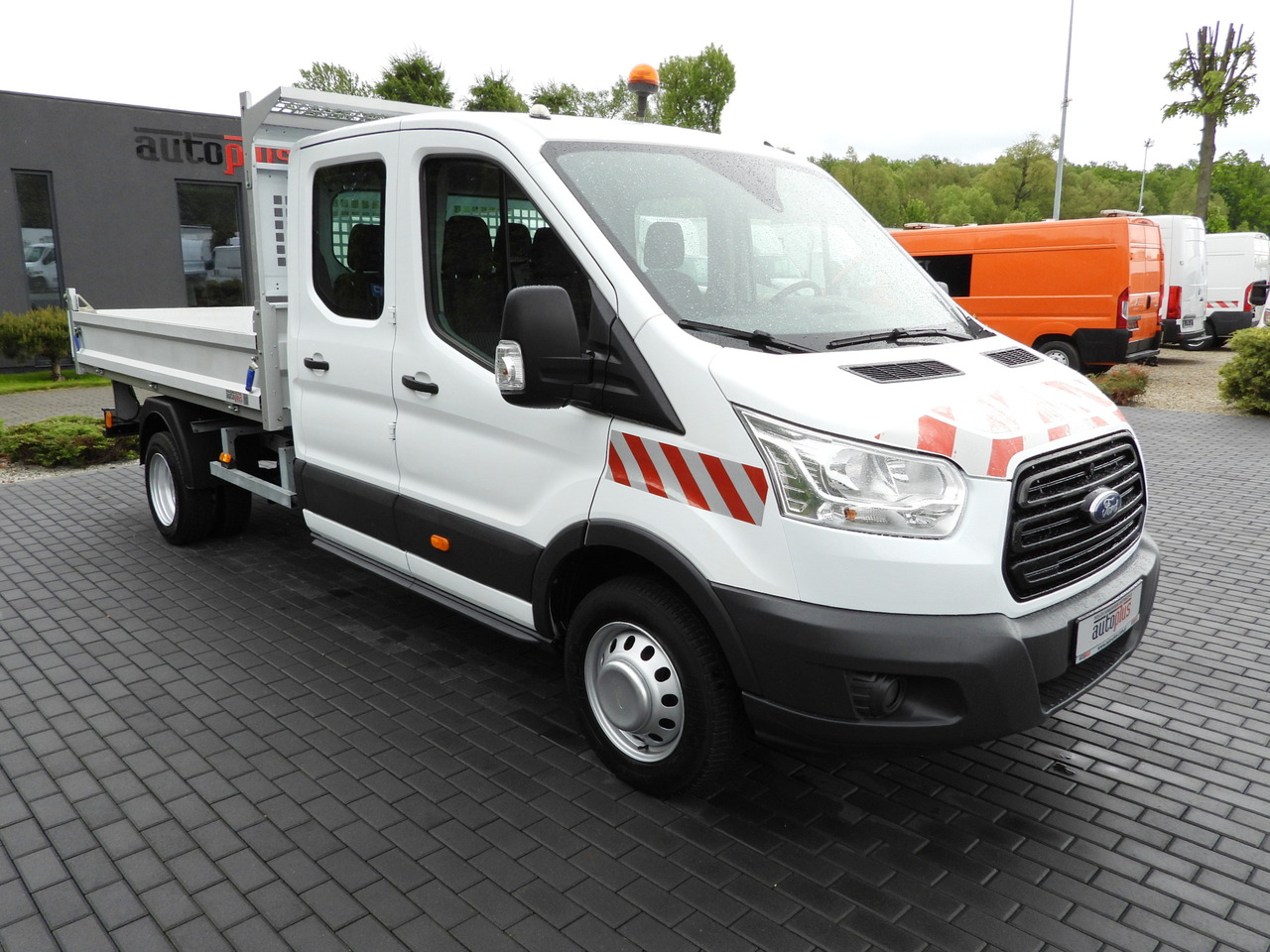 Ford TRANSIT KIPPER DOPPELKABINE DOKA 6 SITZE - Kipper Transporter, Transporter mit Doppelkabine: das Bild 4 Ford TRANSIT KIPPER DOPPELKABINE DOKA 6 SITZE - Kipper Transporter, Transporter mit Doppelkabine: das Bild 4