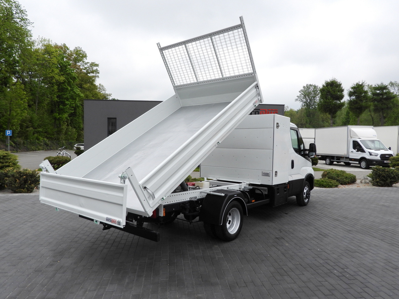 IVECO DAILY 35C14 TIPPER CRUISE CONTROL TWIN WHEELS 140HP - Kipper Transporter: das Bild 3 IVECO DAILY 35C14 TIPPER CRUISE CONTROL TWIN WHEELS 140HP - Kipper Transporter: das Bild 3