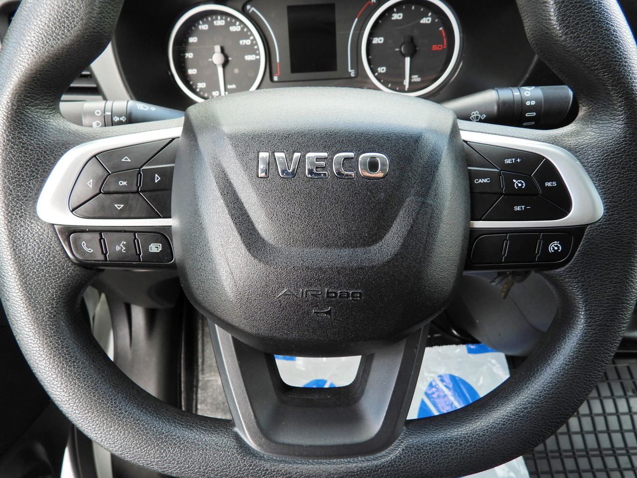 Koffer Transporter IVECO DAILY 35C16 BOX LIFT 8 PALLETS CRUISE CONTROL TWIN WHEELS AIR CONDITIONING  160HP: das Bild 32