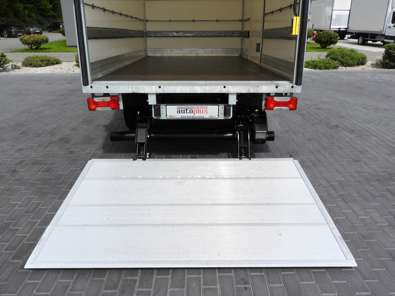 Koffer Transporter IVECO DAILY 35C16 BOX LIFT 8 PALLETS CRUISE CONTROL TWIN WHEELS AIR CONDITIONING  160HP: das Bild 21
