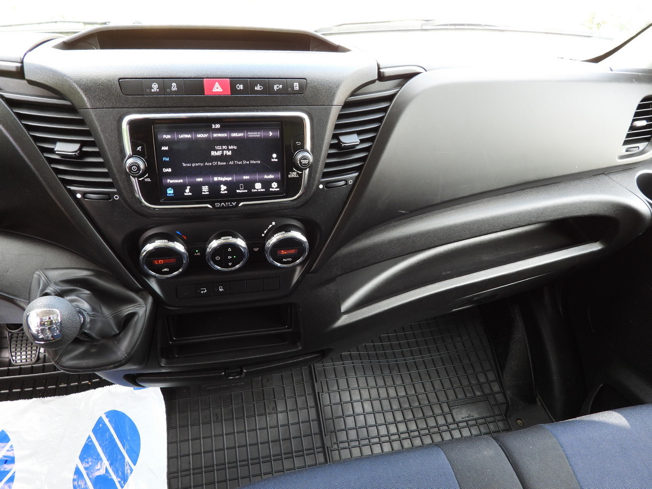 Koffer Transporter IVECO DAILY 35C16 BOX LIFT 8 PALLETS CRUISE CONTROL TWIN WHEELS AIR CONDITIONING  160HP: das Bild 36