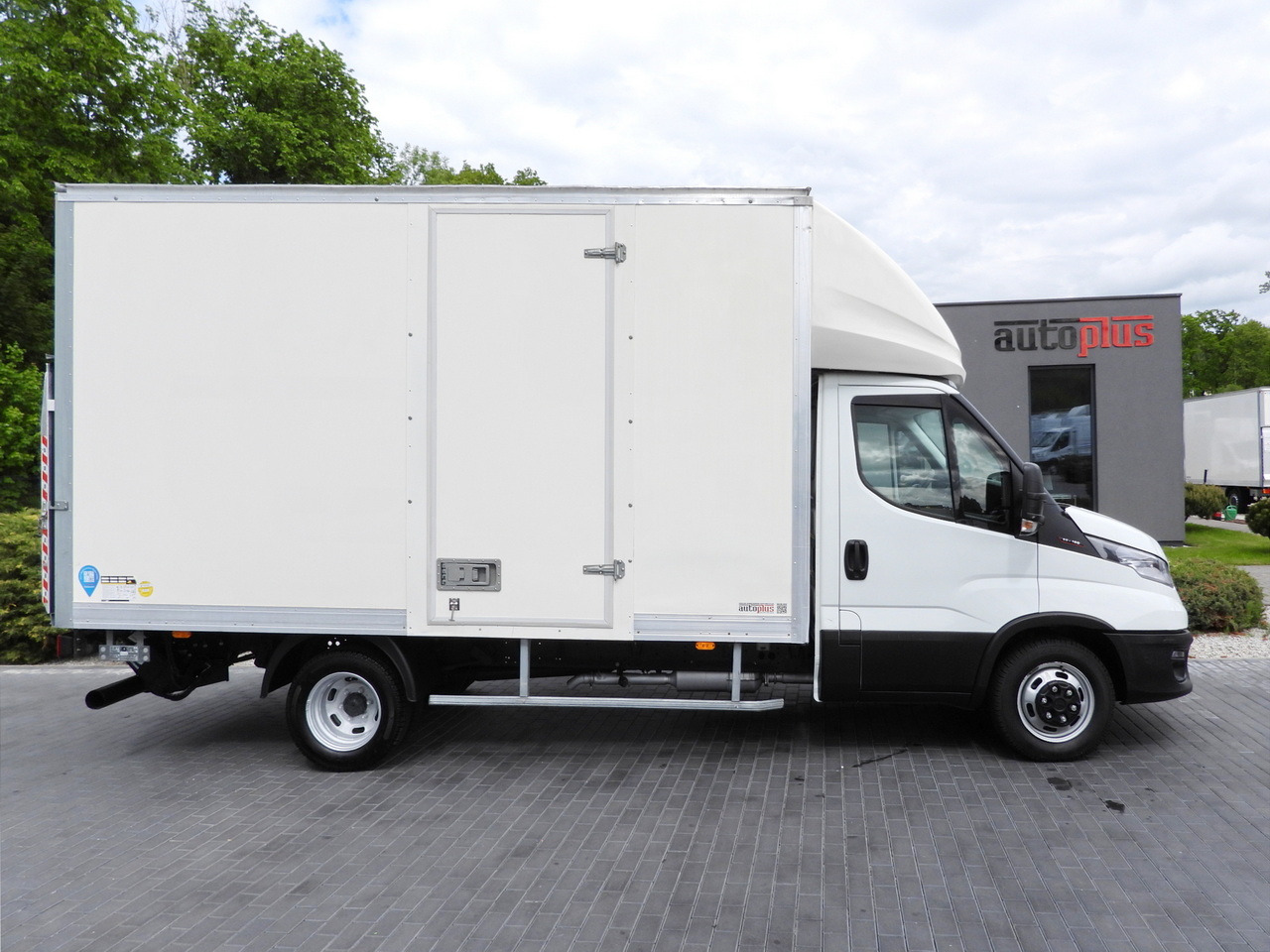 Koffer Transporter IVECO DAILY 35C16 BOX LIFT 8 PALLETS CRUISE CONTROL TWIN WHEELS AIR CONDITIONING  160HP: das Bild 7