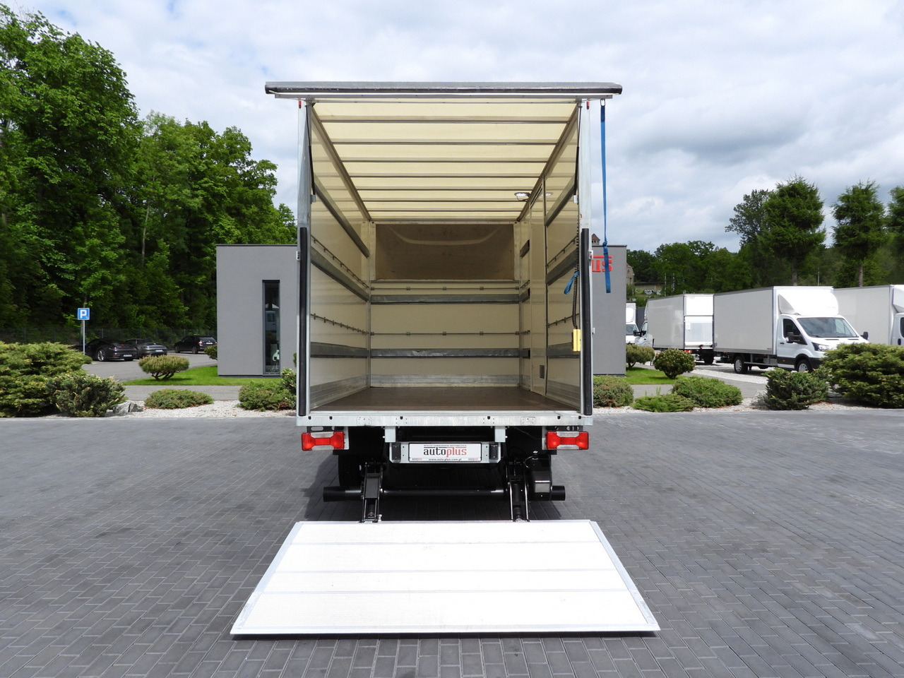 Koffer Transporter IVECO DAILY 35C16 BOX LIFT 8 PALLETS CRUISE CONTROL TWIN WHEELS AIR CONDITIONING  160HP: das Bild 12