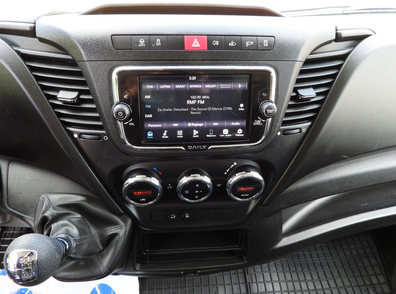 Koffer Transporter IVECO DAILY 35C16 BOX LIFT 8 PALLETS CRUISE CONTROL TWIN WHEELS AIR CONDITIONING  160HP: das Bild 37