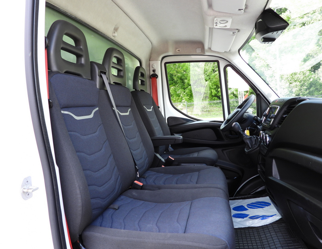 Koffer Transporter IVECO DAILY 35C16 BOX LIFT 8 PALLETS CRUISE CONTROL TWIN WHEELS AIR CONDITIONING  160HP: das Bild 41