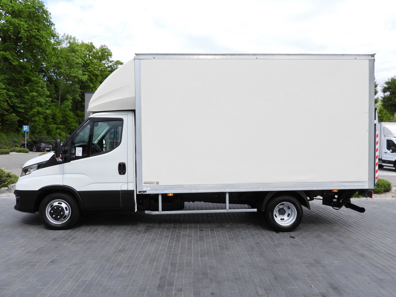 Koffer Transporter IVECO DAILY 35C16 BOX LIFT 8 PALLETS CRUISE CONTROL TWIN WHEELS AIR CONDITIONING  160HP: das Bild 9