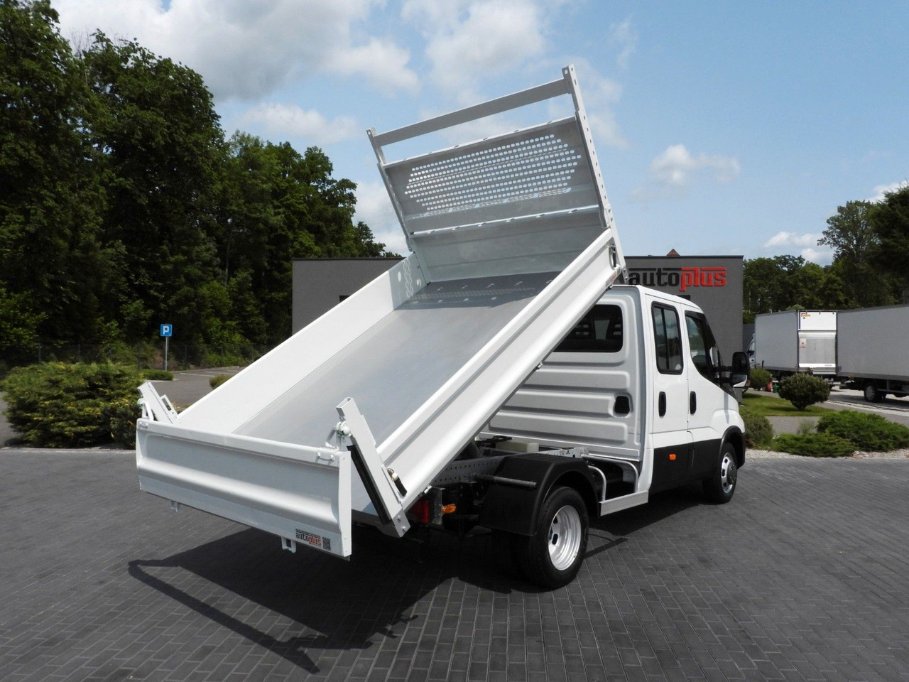Iveco DAILY 35C14 KIPPER DOPPELKABINE DOKA 6 SITZE A/C - Kipper Transporter, Transporter mit Doppelkabine: das Bild 3 Iveco DAILY 35C14 KIPPER DOPPELKABINE DOKA 6 SITZE A/C - Kipper Transporter, Transporter mit Doppelkabine: das Bild 3